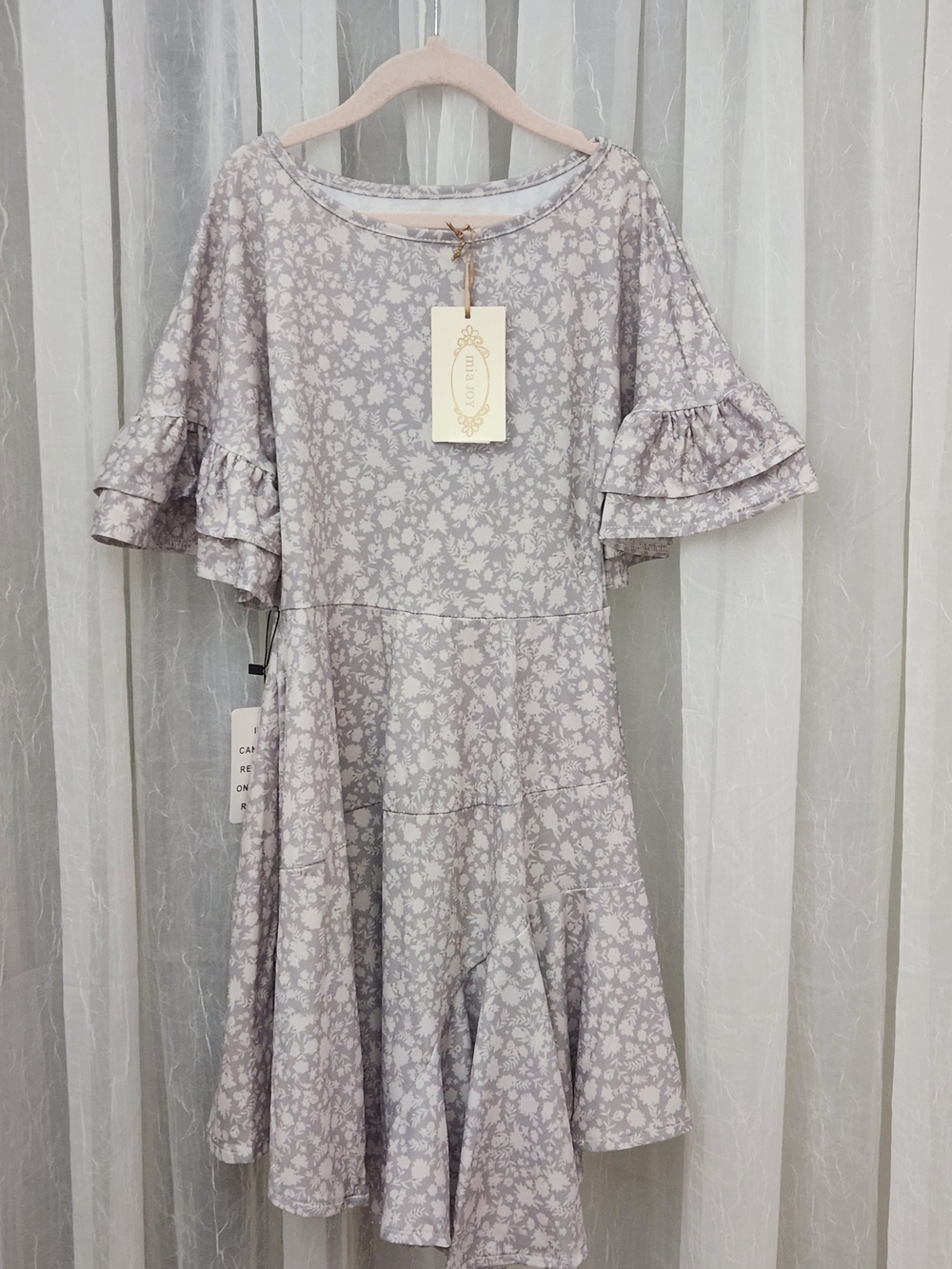 Mia Joy Light Gray/Cream Designed Ruffle Sleeve Asymetrical Dress, S7, NWT - Picture 2 of 4